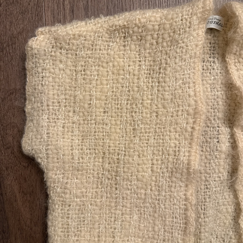 Vintage Cream hand Knit Open-Front Vest with tassels - Picture 2 of 7